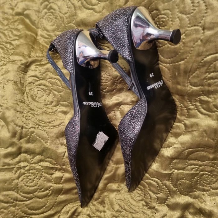 Buty niskie szpilki r. 39 brokatowe