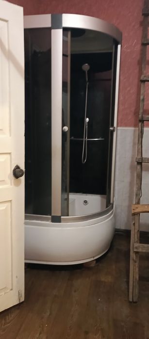 Здається будинок для військових