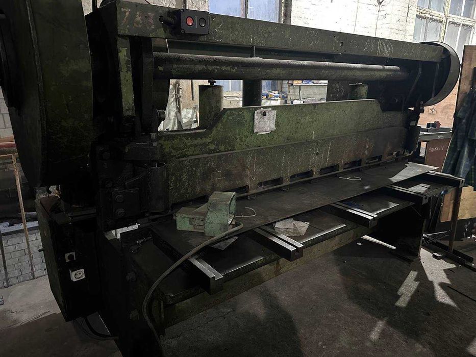 Верстат гільотинні ножиці б/у