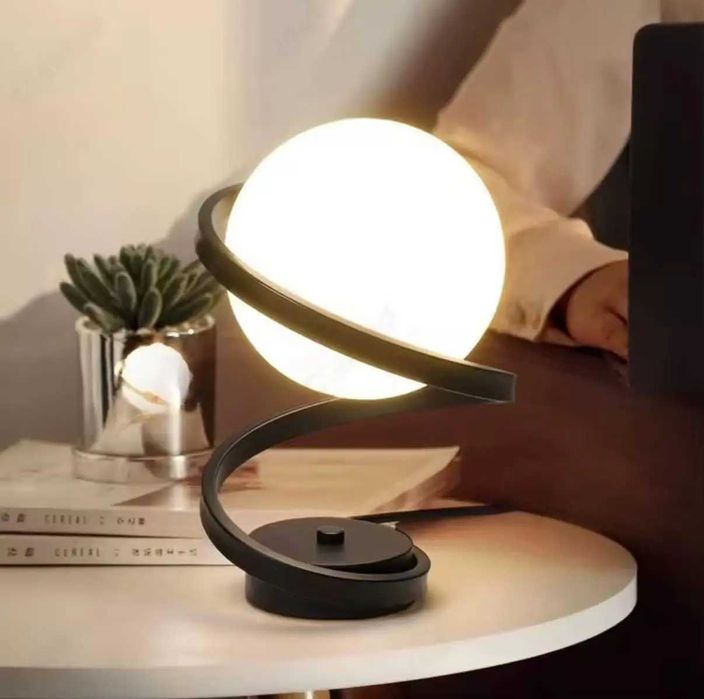 Нічник лампа для спальні, офісу в вигляді сфери - металевий корпус