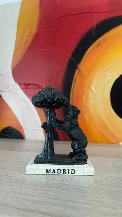 Escultura do urso e do medronheiro de Madrid