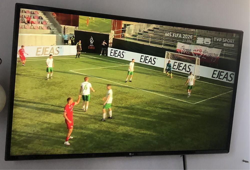 TV 43 UJ6307 - ZA