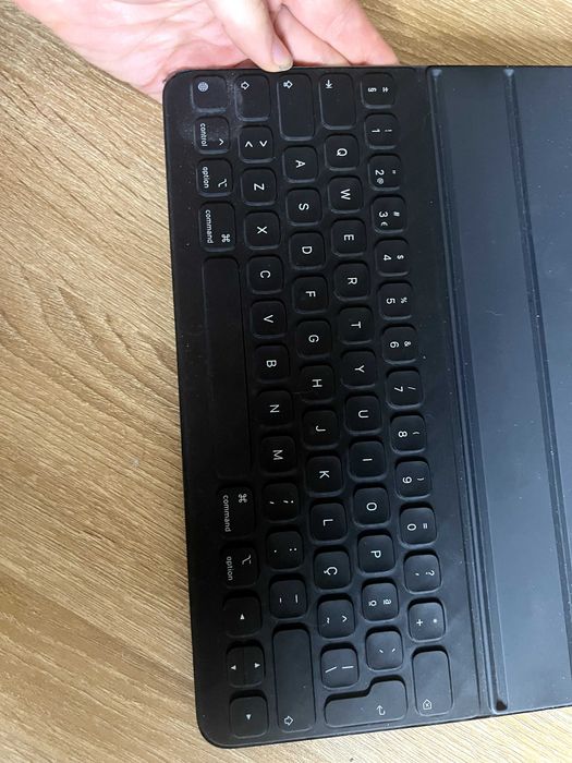 Apple Smart Keyboard Folio 12.9 (4ª a 5ª Geração) - Ipad não Incluído