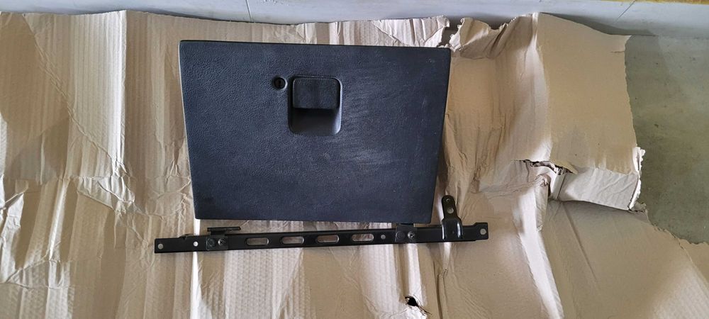 Porta Luvas mx5 NA