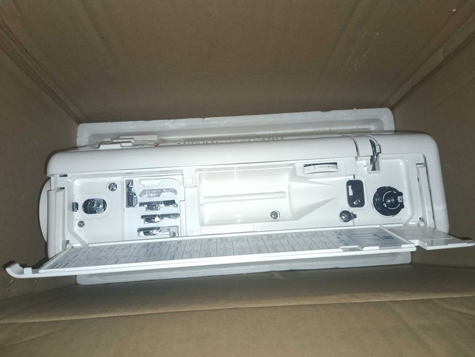 Швейна машинка JANOME W23U