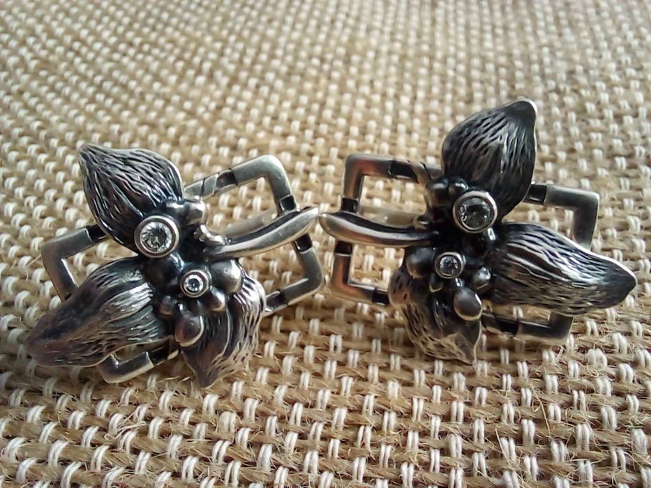 Чудовий срібний набір