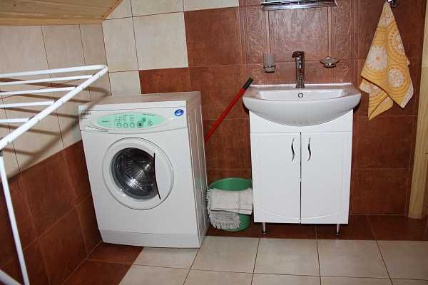 Поверх будинку, окремий вхід, ел\ен без відключень, закрите подвір"я