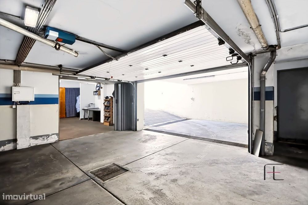 T3+1 com vivência de moradia, garagem fechada e terraço exclusivo de 8