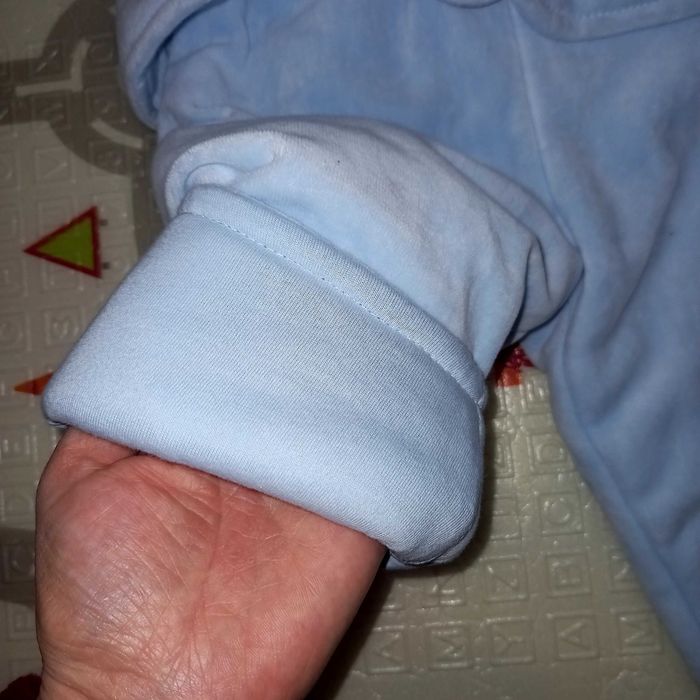 Костюмчик  на весну новий