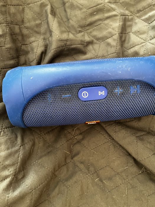 Портативна колонка JBL