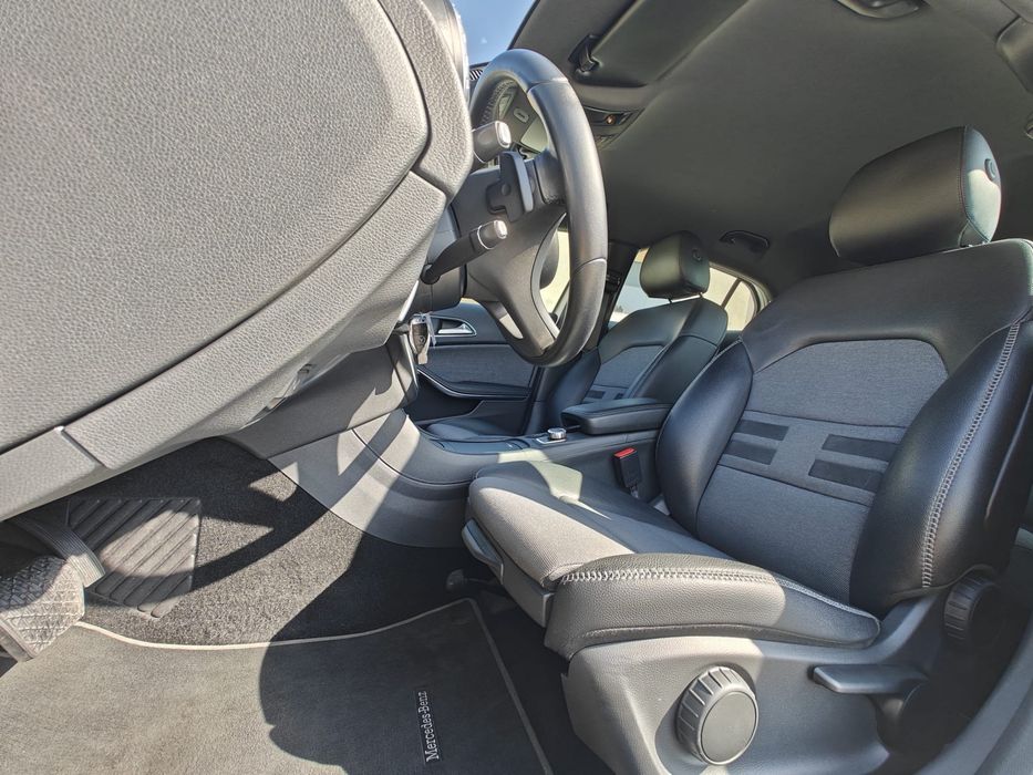 Mercedes Benz GLA 180