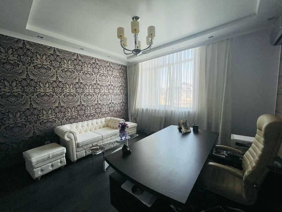 Зніміть шикарний простір для роботи Жилянська вул., 118