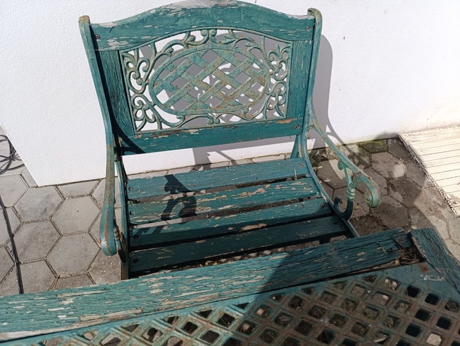 Mesa e bancos de jardim para restaurar
