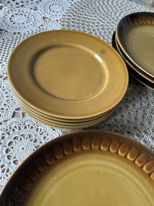 Tułowice zestaw serwis porcelit brązowy musztardowy talerze miski porcelit