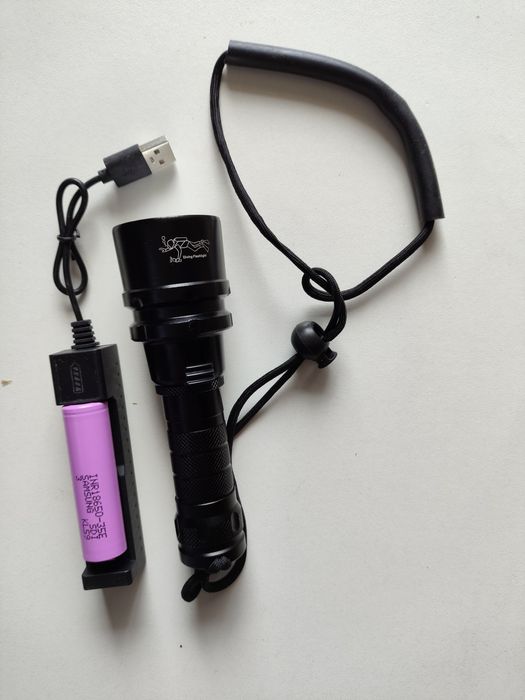 Lanterna para caça submarina, bateria Samsung 3450mAh e carregador
