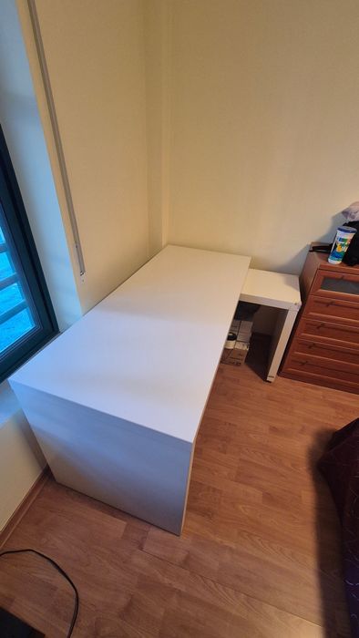 Secretária MALM IKEA com painel extraível