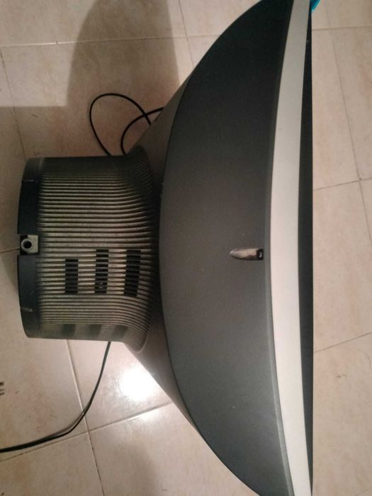 TV Samsung (Não é smart) a funcionar.