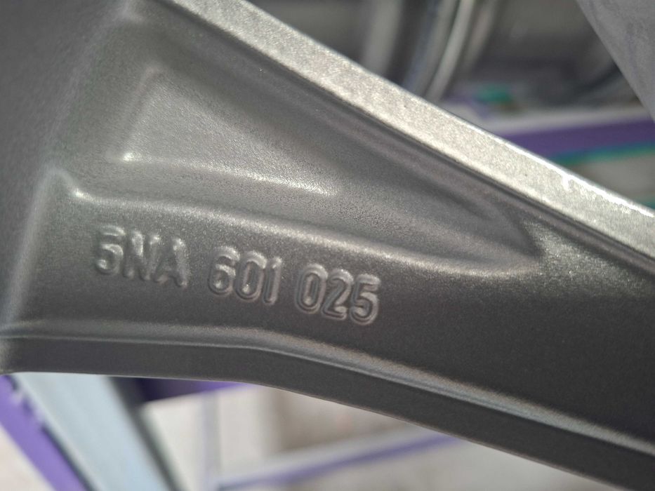 Оригінальні диски  Фольцваген 5/112 R17 7J ET40 Volkswagen.