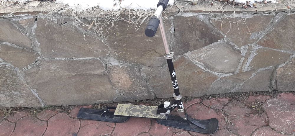 Продам сноуборди уживані недорого.