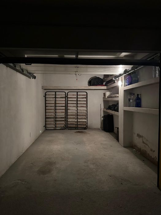 Garagem fechada para arrendamento