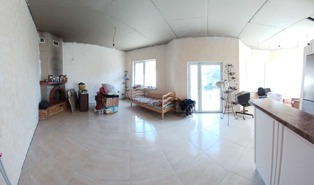 Будинок з незавершеним ремонтом 178м.кв. з гаражем