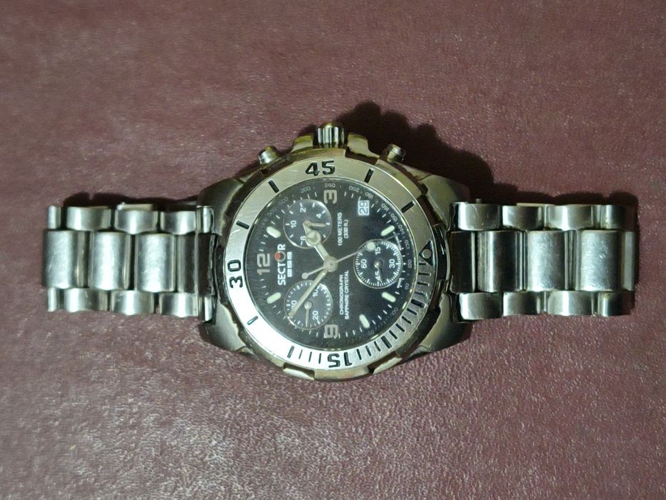 Часы Sector 255.