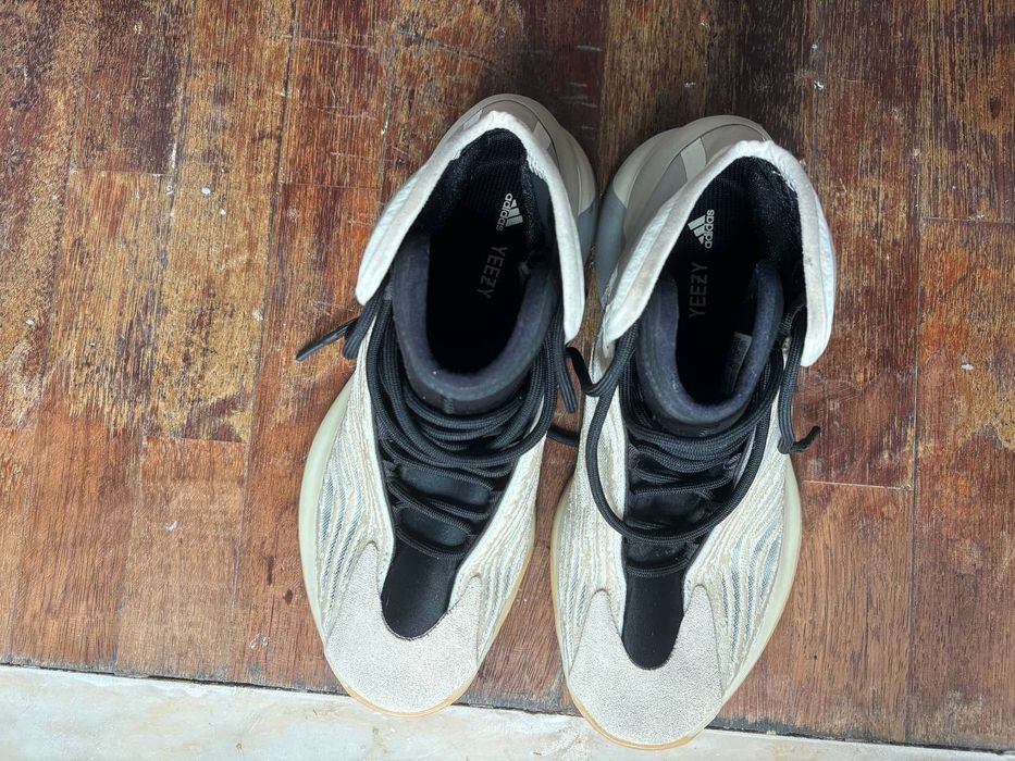 Yeezy Men's Quantum Performance-Ready Sneakers - Quântico / Yeezy QNTM Basketball.