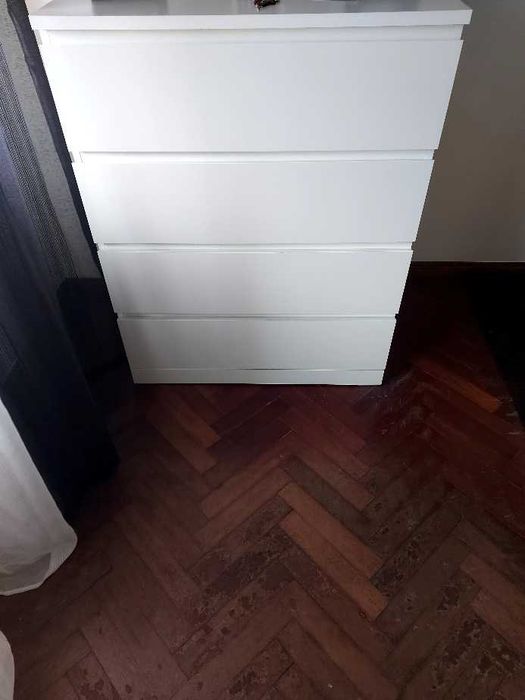 Conjunto de quarto branco praticamente novo