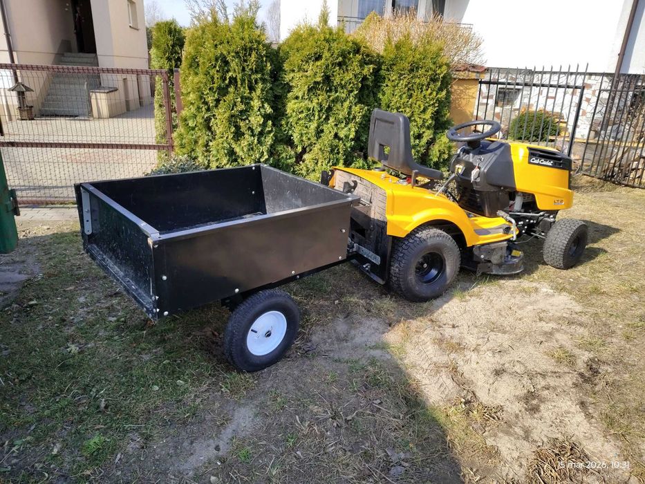 Kosiarka - Traktor ogrodowy Cub Cadet LT2 NR92 z koszem i przyczepką