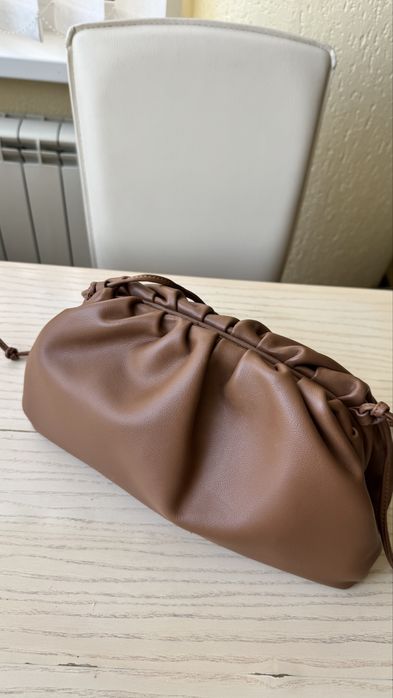 Шкіряна сумка хмаринка Estro