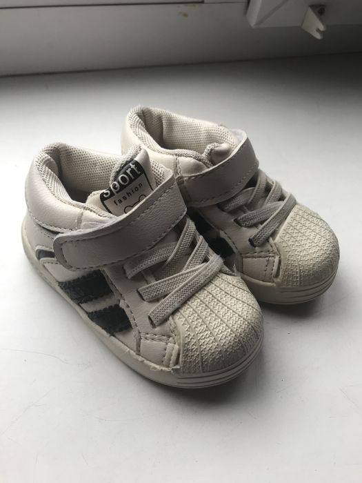 Терміново Взуття на хлопчика 1 рік