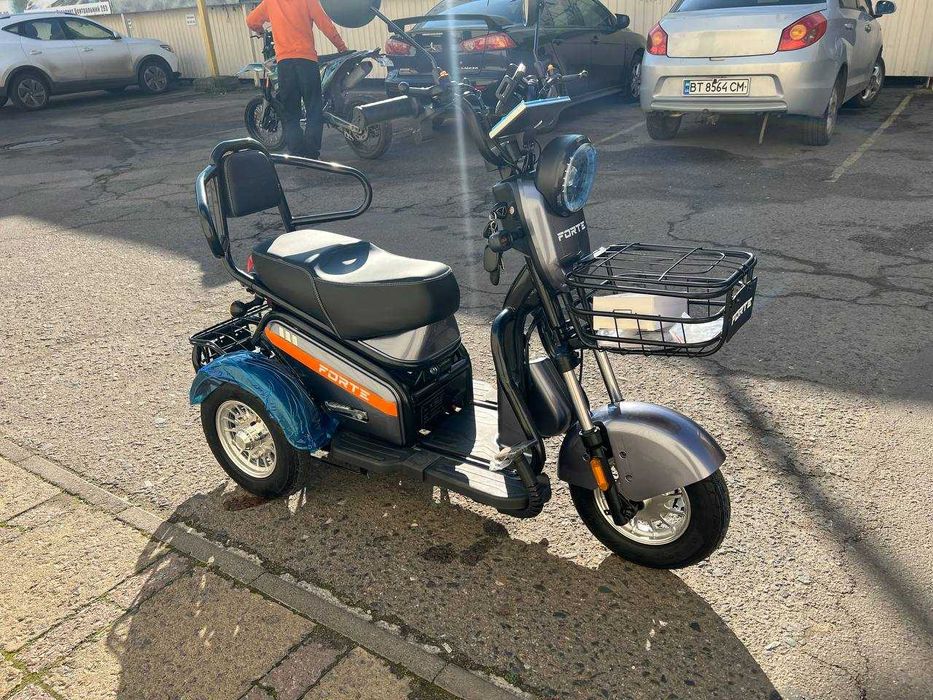 Трицикл аккамуляторный Forte S1-P600