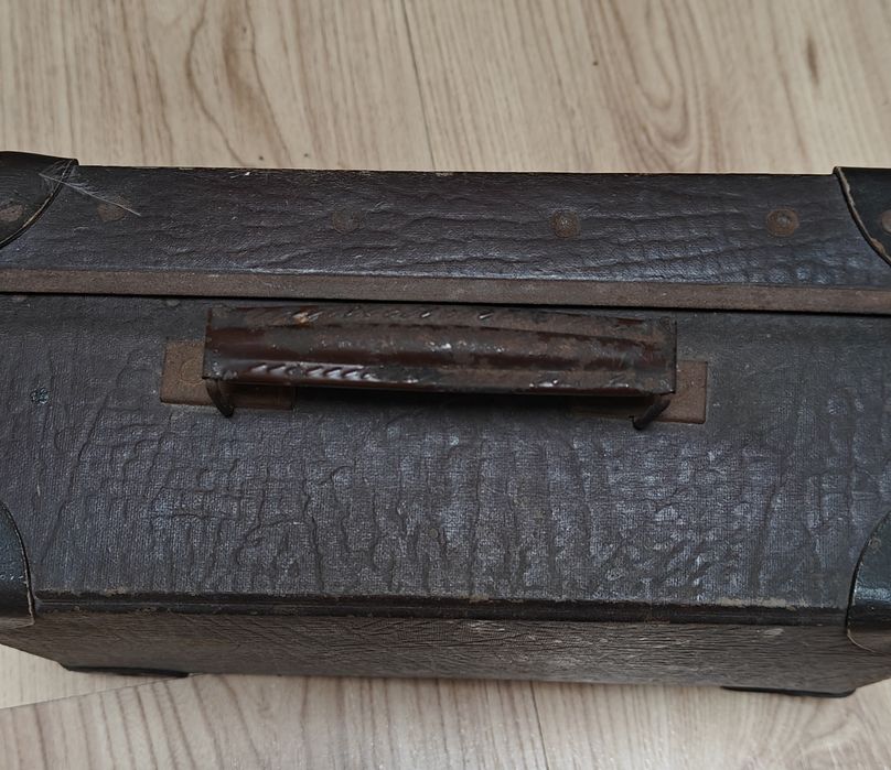 Stara walizka , mała Stara walizka