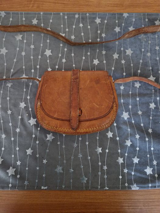 Listonoszka malutka brązowa