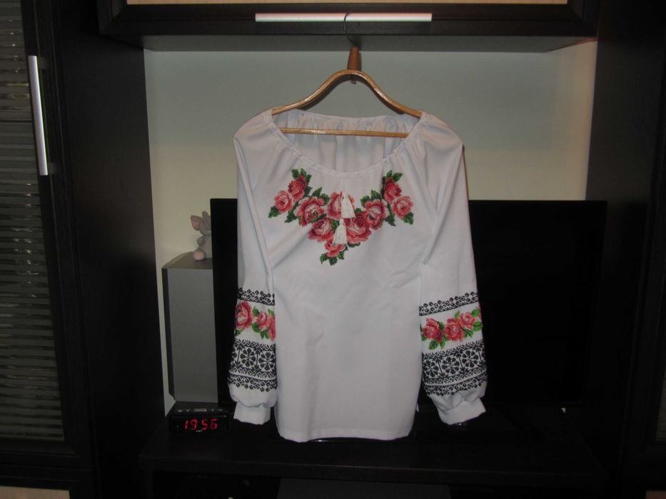 вишита сорочка чеським бісером