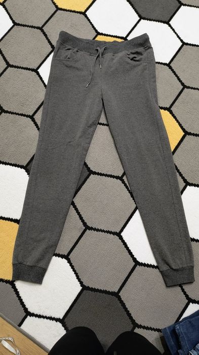 Spodnie dresowe szare