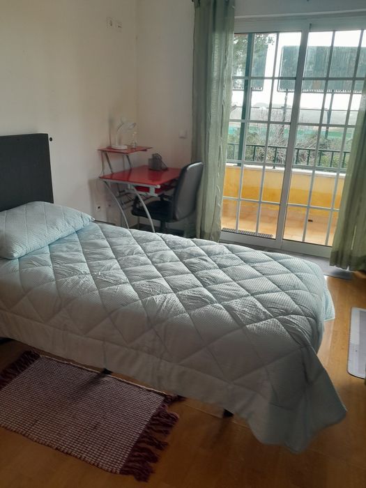 Quarto   Estoril (inf.só telefone)