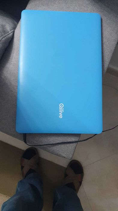 computador portatil Q8 intel atom cpu