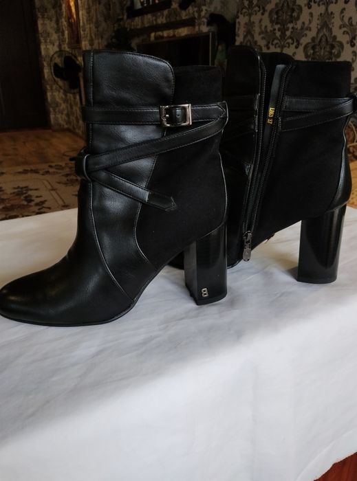 Продам сапожки жіночі