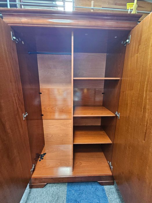 Armário / Roupeiro de duas portas - óptimo estado geral