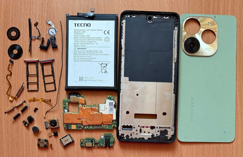 TECNO Spark 20C (BG7n) 8/128ГБ Magic Skin Green
