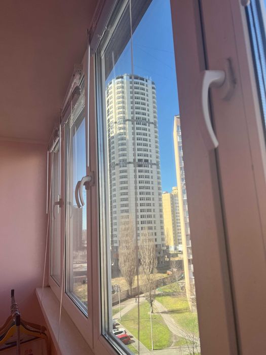 Теплий хостел європейського рівня, метро Лівобережна/Почайна!