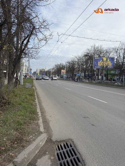 Оренда приміщення біля Сільпо на вулиці Мазепи. 653м2.