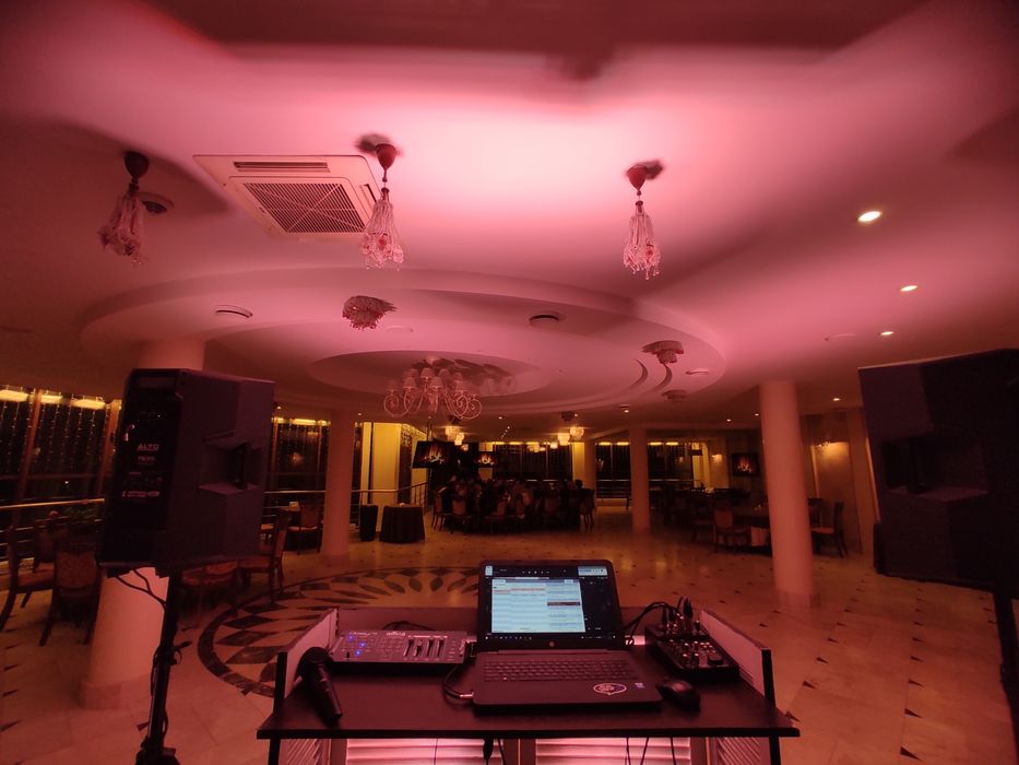 Ді-джей. DJ. На ваше круте свято! Є ФОП.