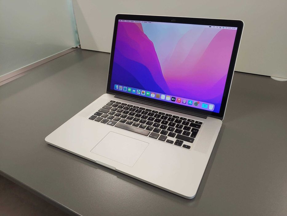  Macbook Pro 2015 15” i7 16GB Retina 256GB SSD
