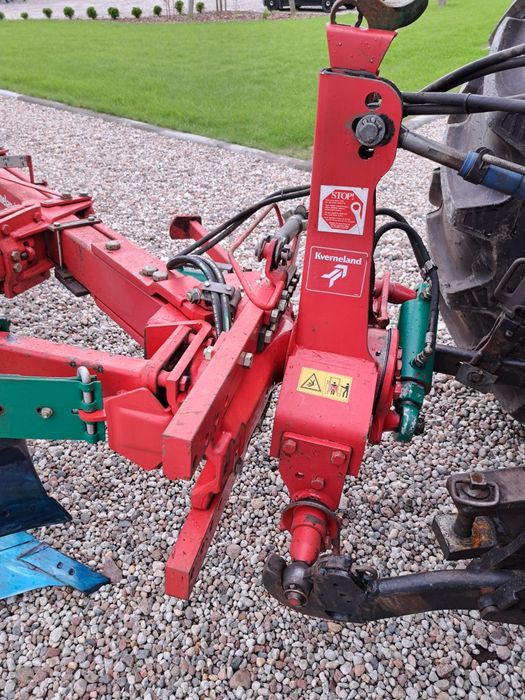 Pług Kverneland ES 95 4 skiby