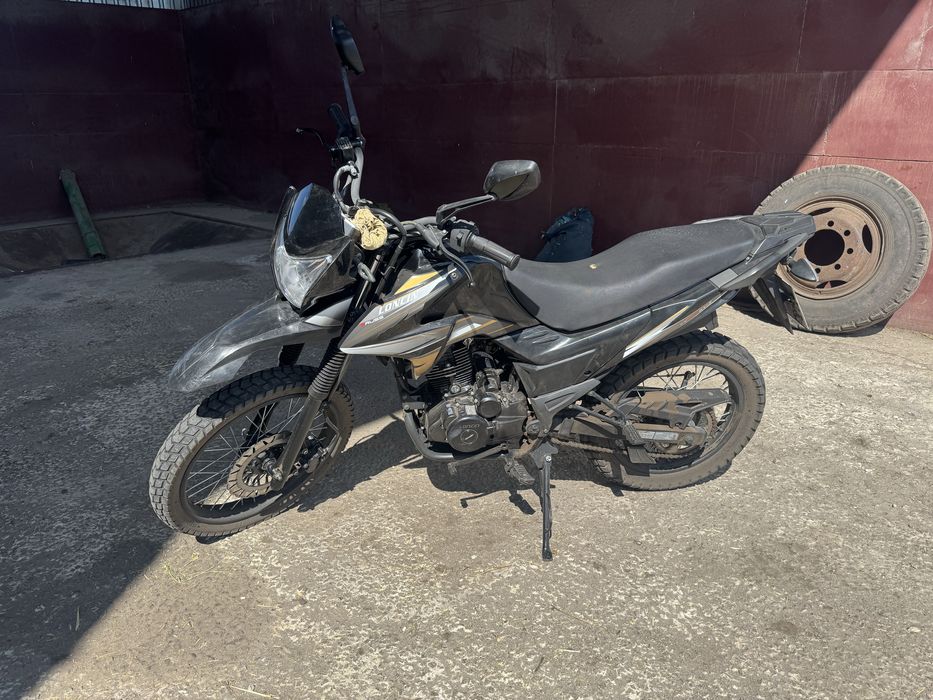 Продам мопед, мотоцикл loncin  pruss 200