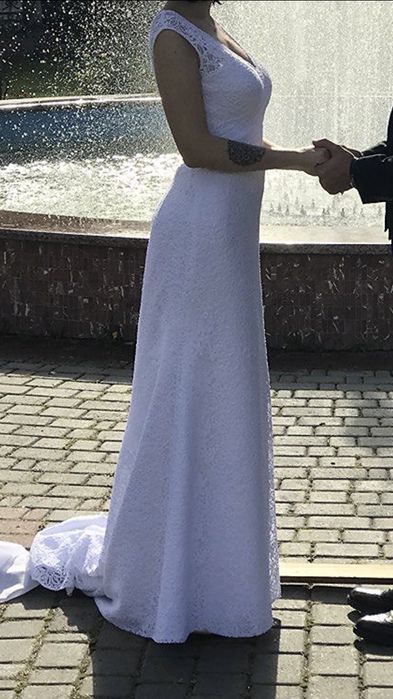 Весільна сукня біла