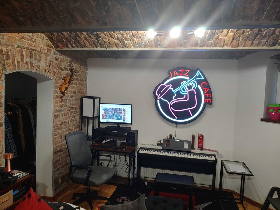 Neon plafon reklama led muzyka jazz
