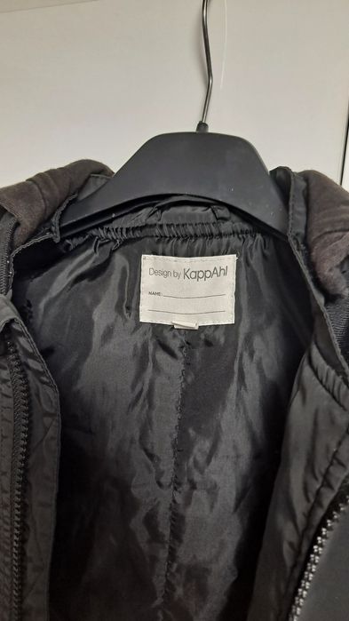 Kurta czarna  z kapturem firmy KappAhl rozmiar 92cm.